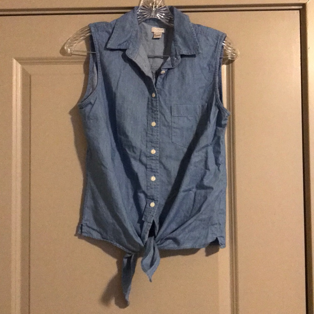 Adorable tie-front blouse!